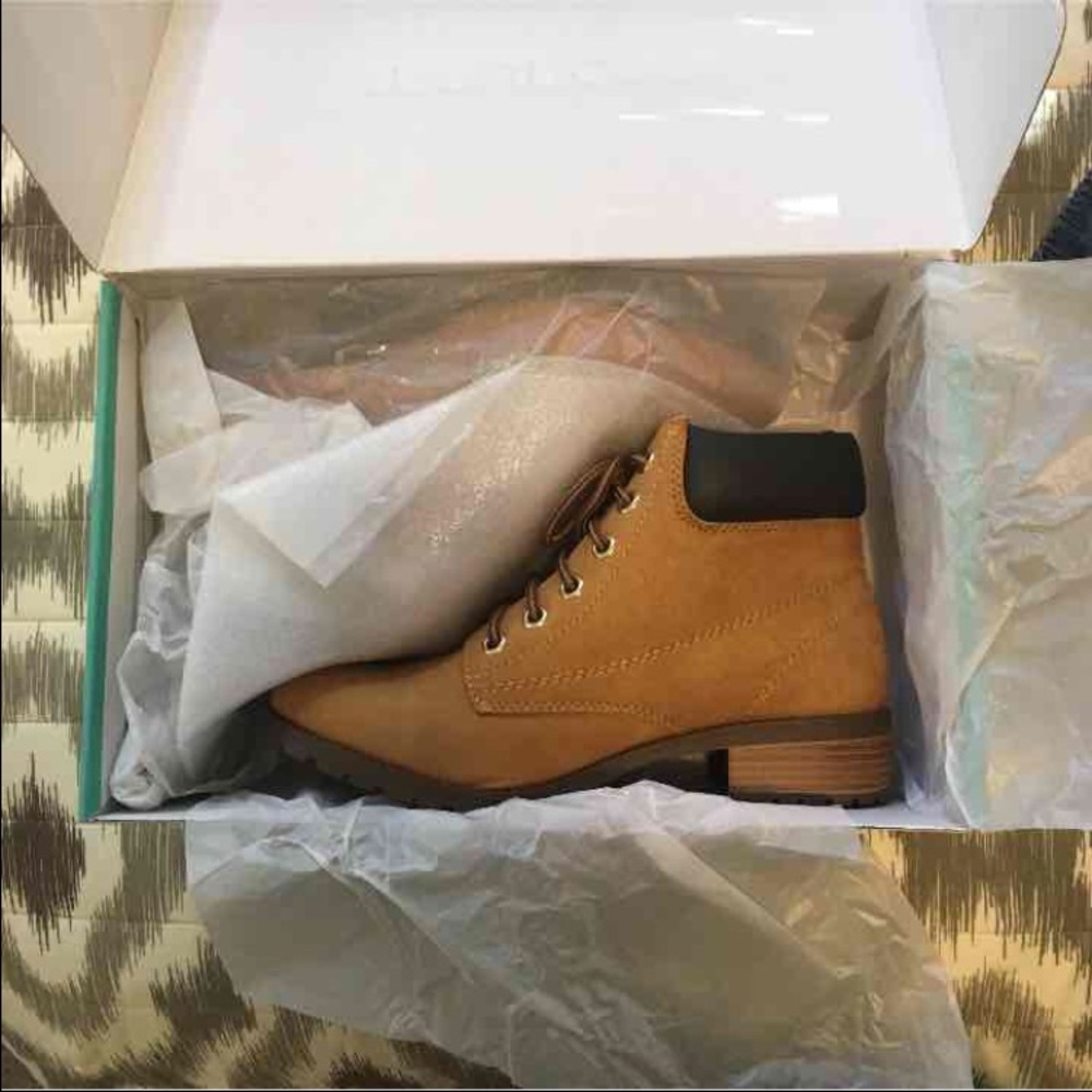 Maurice's boots
