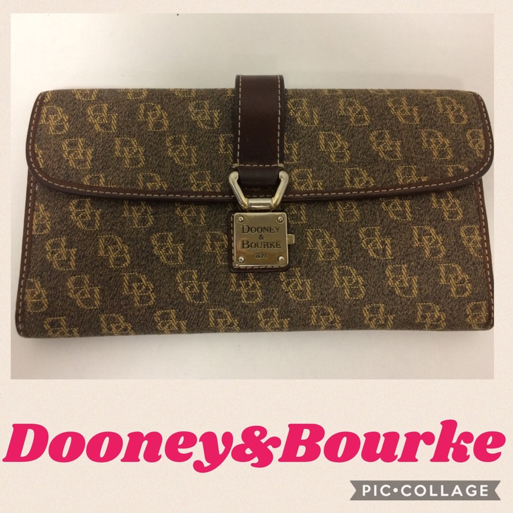 Dooney&Bourke Brown Wallet