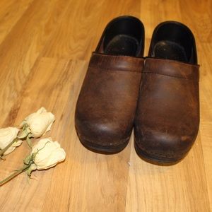 Dansko professional oiled antique brn leather clog
