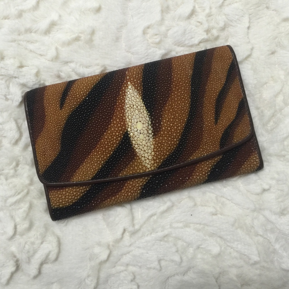 NWT-genuine Sting ray wallet