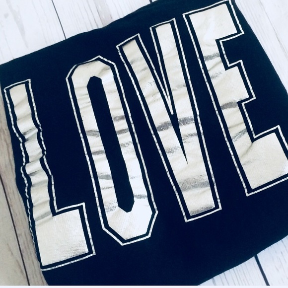 Boutique Tops - LOVE Sweatshirt