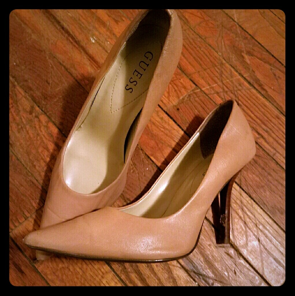 High heel shoe