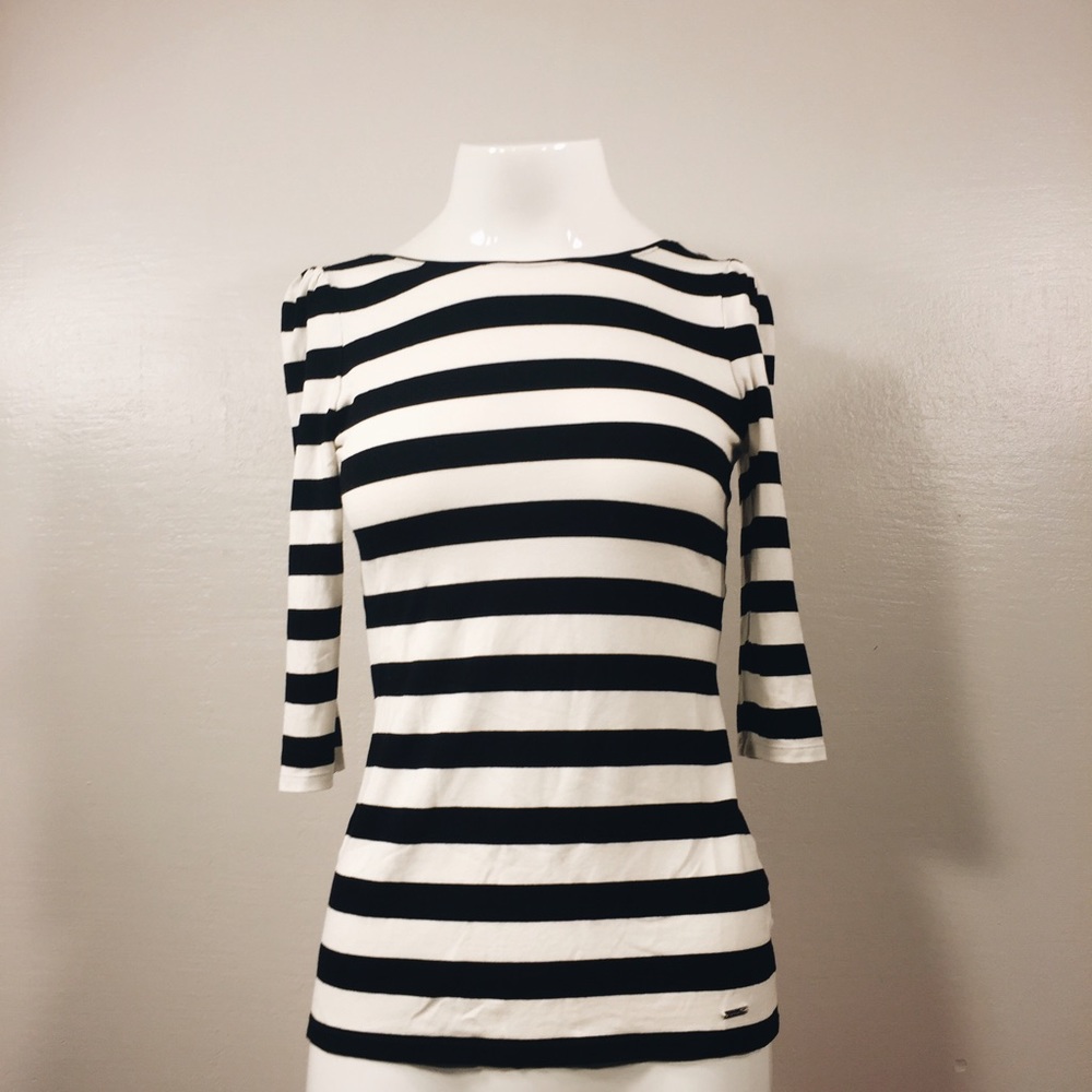 Black House White Market Top