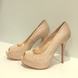 Jennifer Lopez Rhinestone Studded Gold High Heels