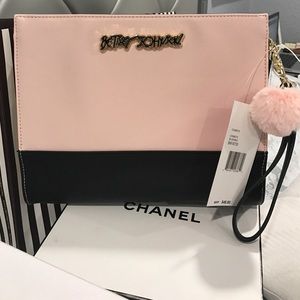 Betsy Johnson clutch 👛 in blush.