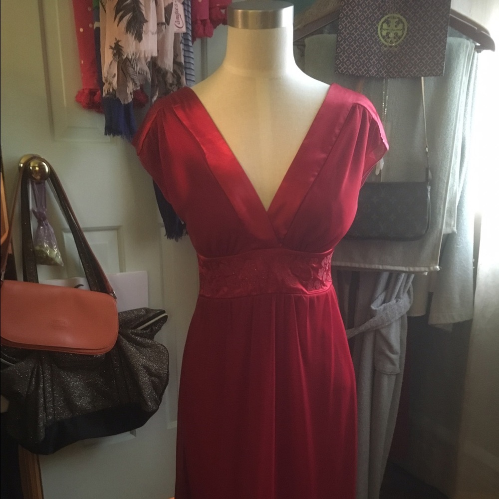 📟Y2K📟 Say Hello to ‘The Little Red Dress’