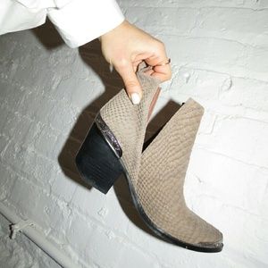 Jeffrey Campbell Hunt the Plaines boots