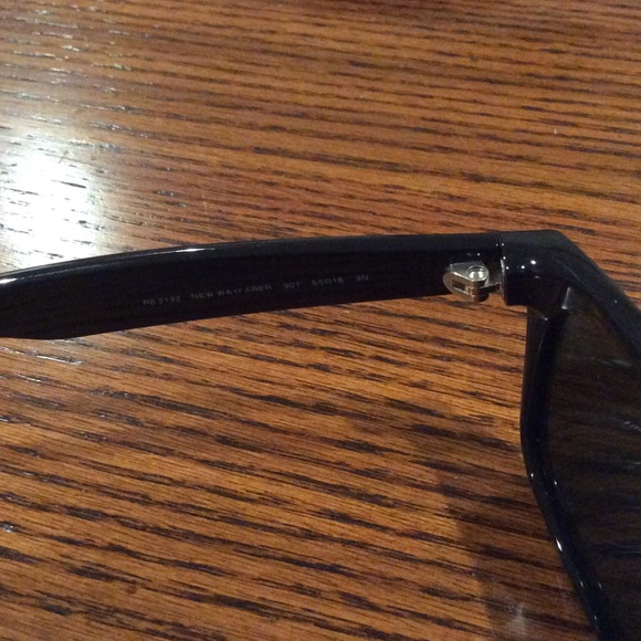 Ray-Ban New Wayfarer Black RB2132 main image 4