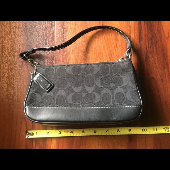 Coach Handbags - AUTHENTIC Coach black leather shoulder bag