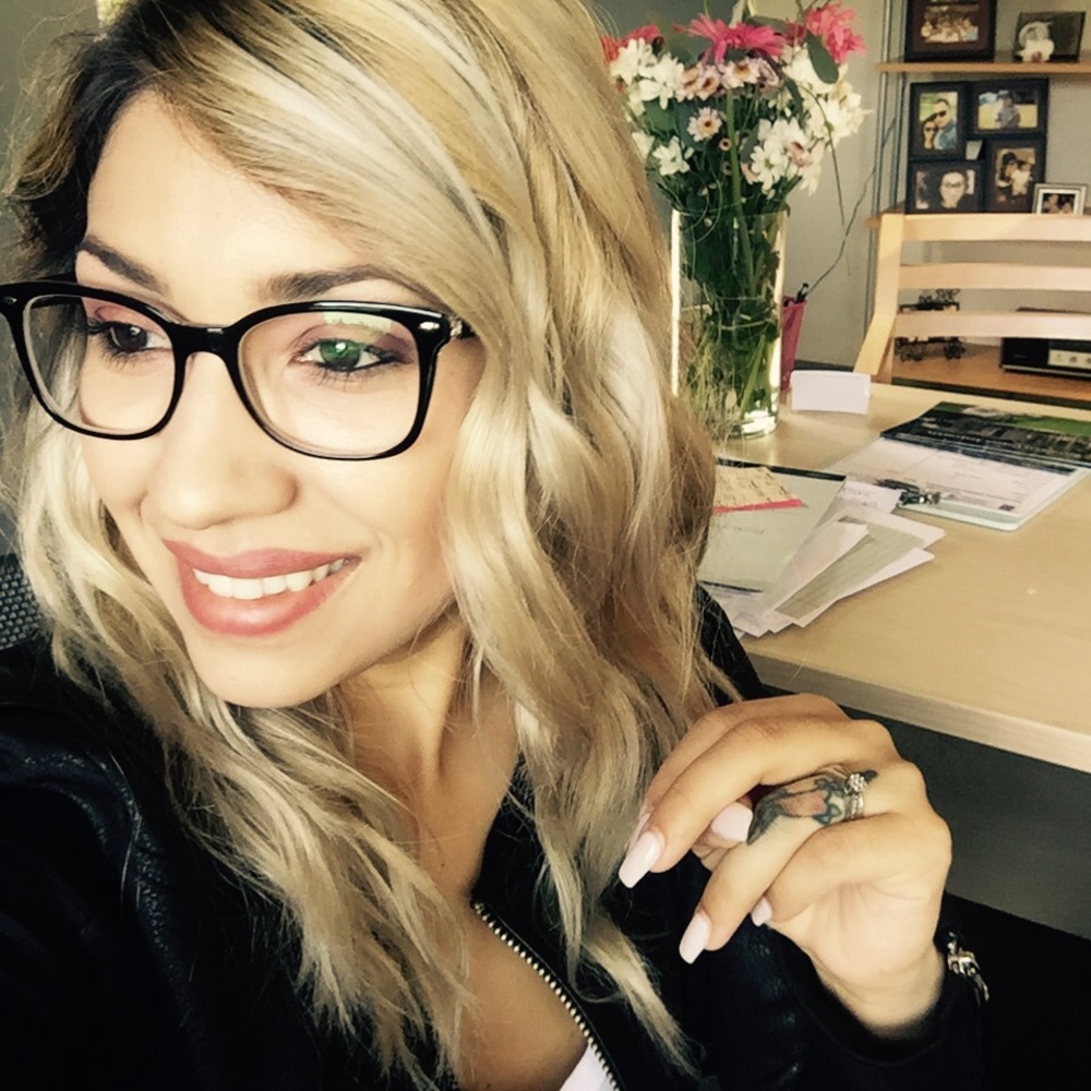 Meet your Posher, Crystal