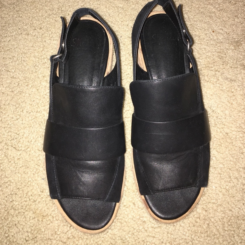 Shelly's London opentoed black leather&suede