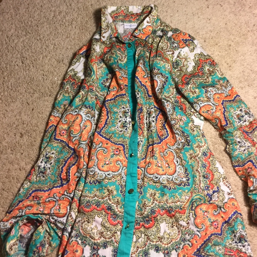 Groovy design shirt needs a home