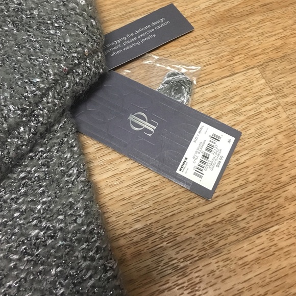 1DAYSALE! Jennifer Lopez Sweater - Picture 3 of 4