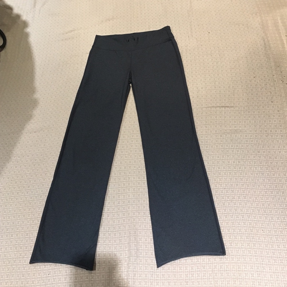 Lulu Lemon pans size 6 like new