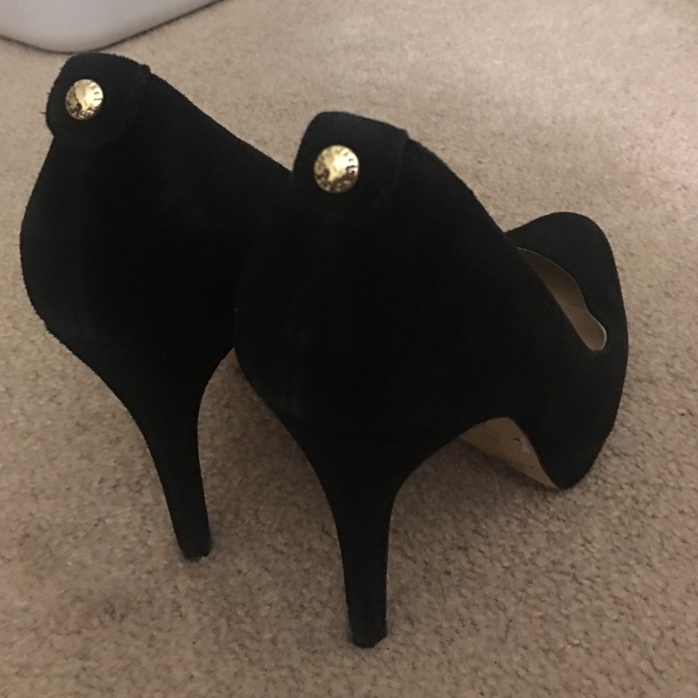 Heels - Picture 2 of 3
