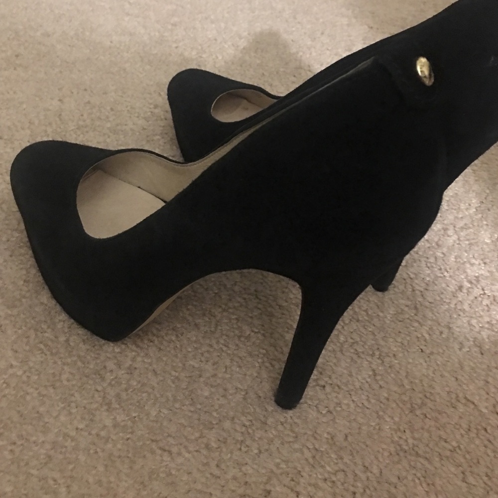 Heels - Picture 3 of 3