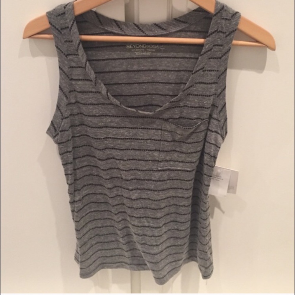 Brand new workout top