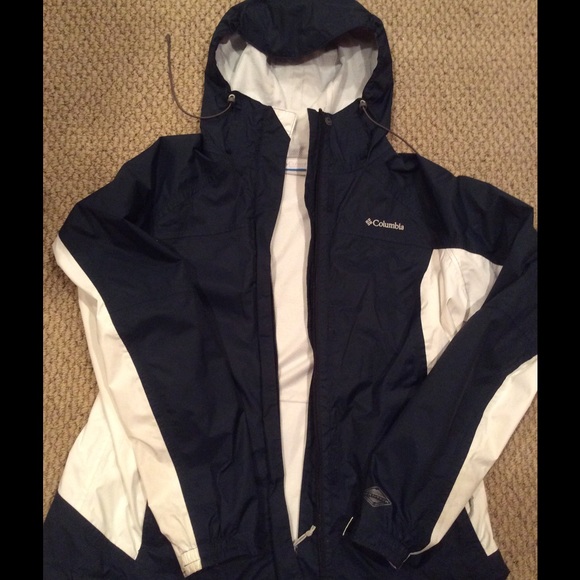 Columbia Jackets & Blazers - Columbia Raincoat