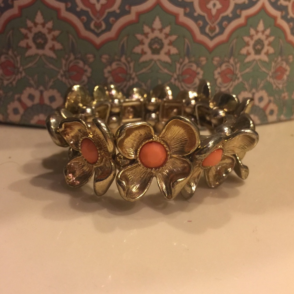 Stretchy Flower Bracelet