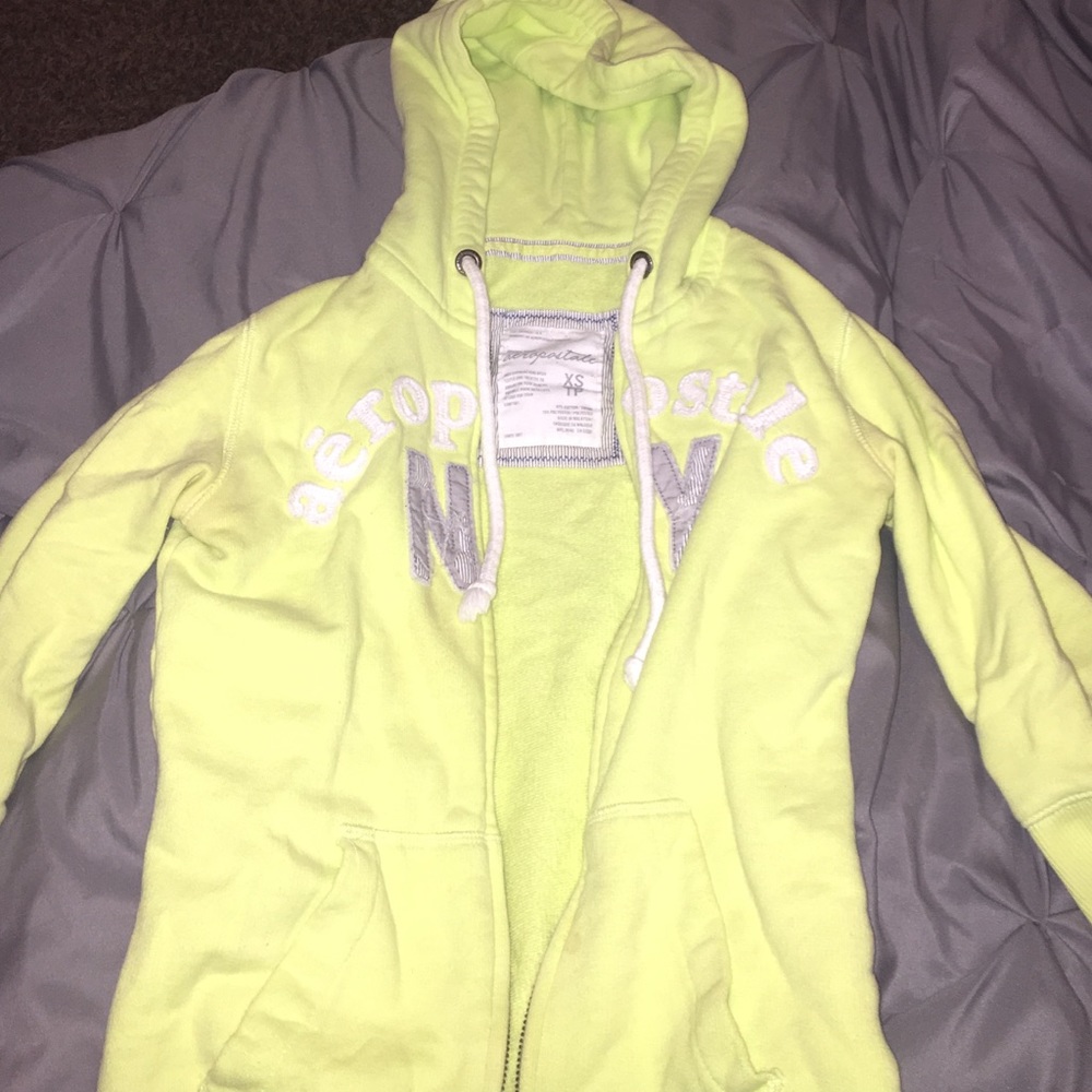 Green Aeropostale quarter sleeve hoodie(xs)