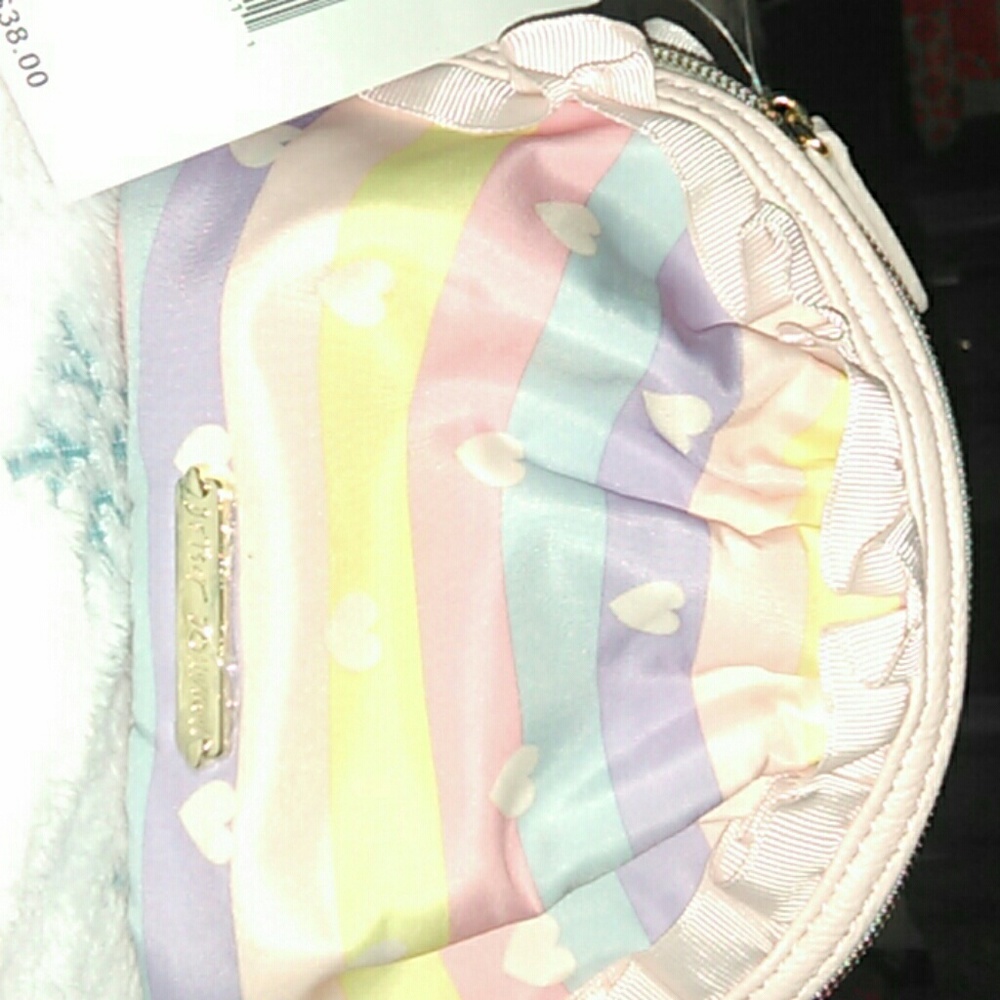 Makeup bag
