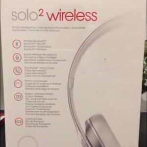 Beats solo 2 wireless