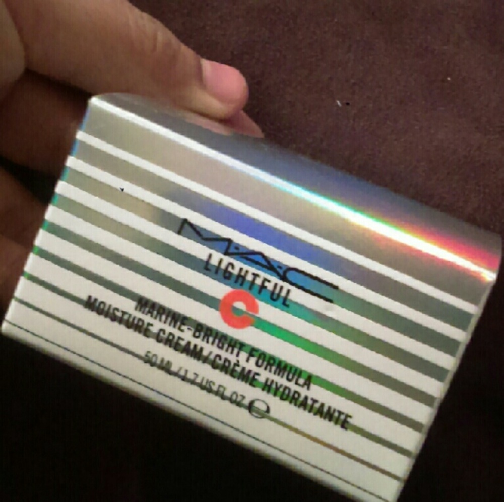 MAC LIGHTFUL C CREME