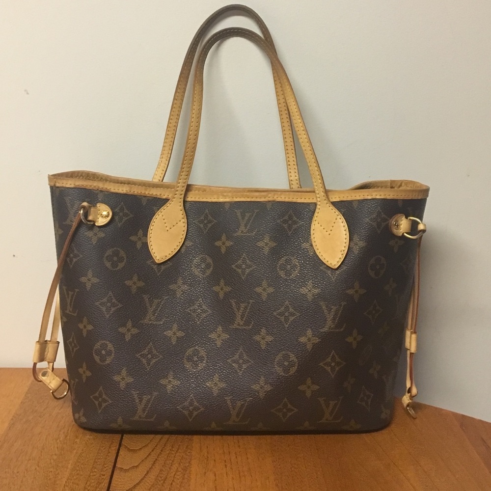 ❌SOLD❌Authentic Louis Vuitton Neverfull PM