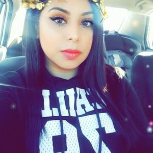 Meet your Posher, Thalía