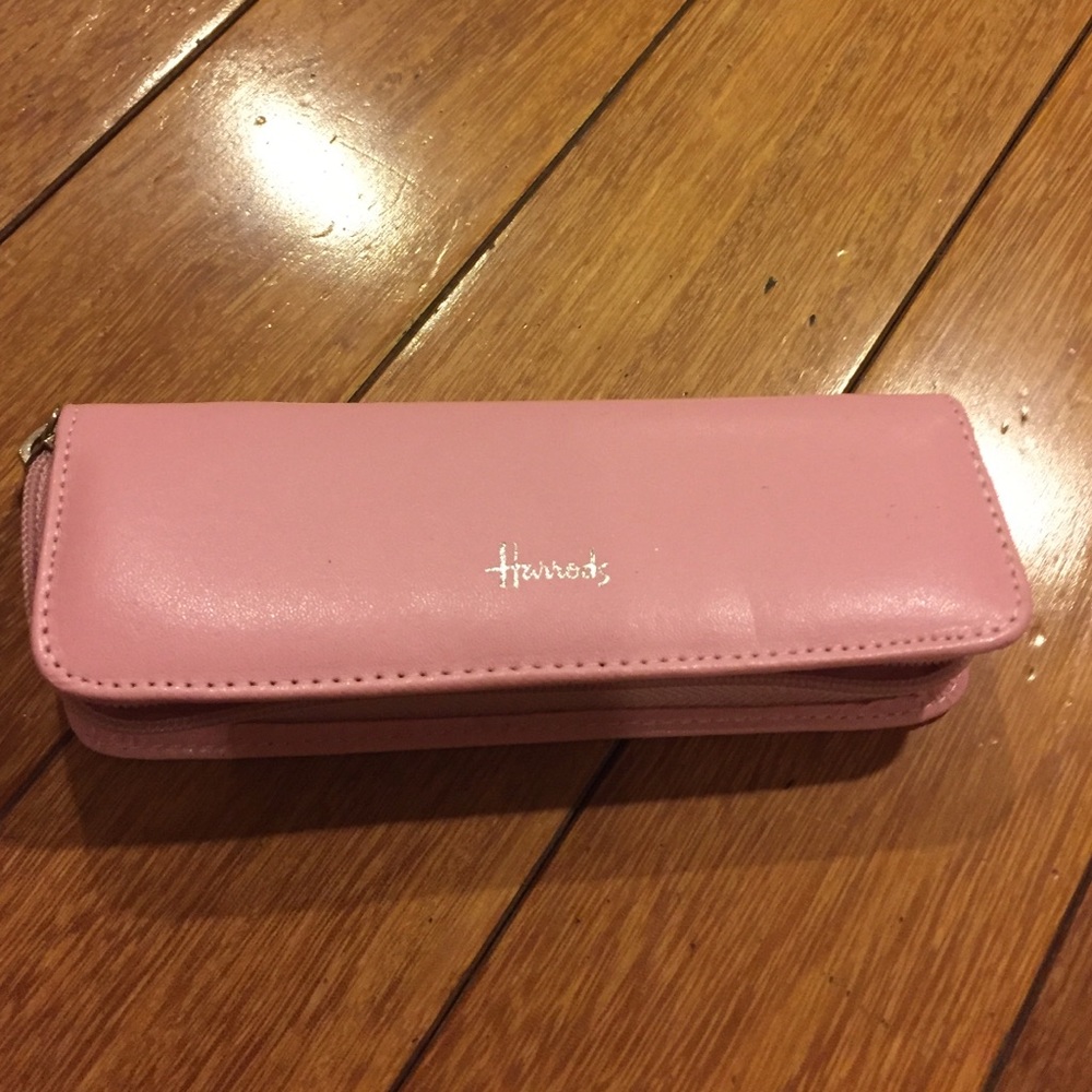 Pen holder