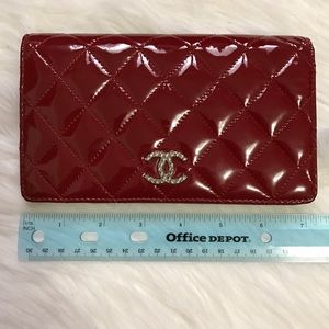 Chanel patent leather yen bifold red rouge wallet