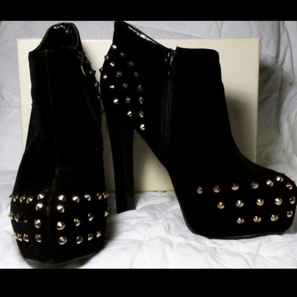 Black with gold spikes 6" heels