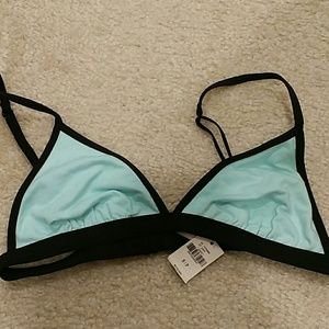 Victoria's Secret triangle bralette (SZ: XS/S) NWT