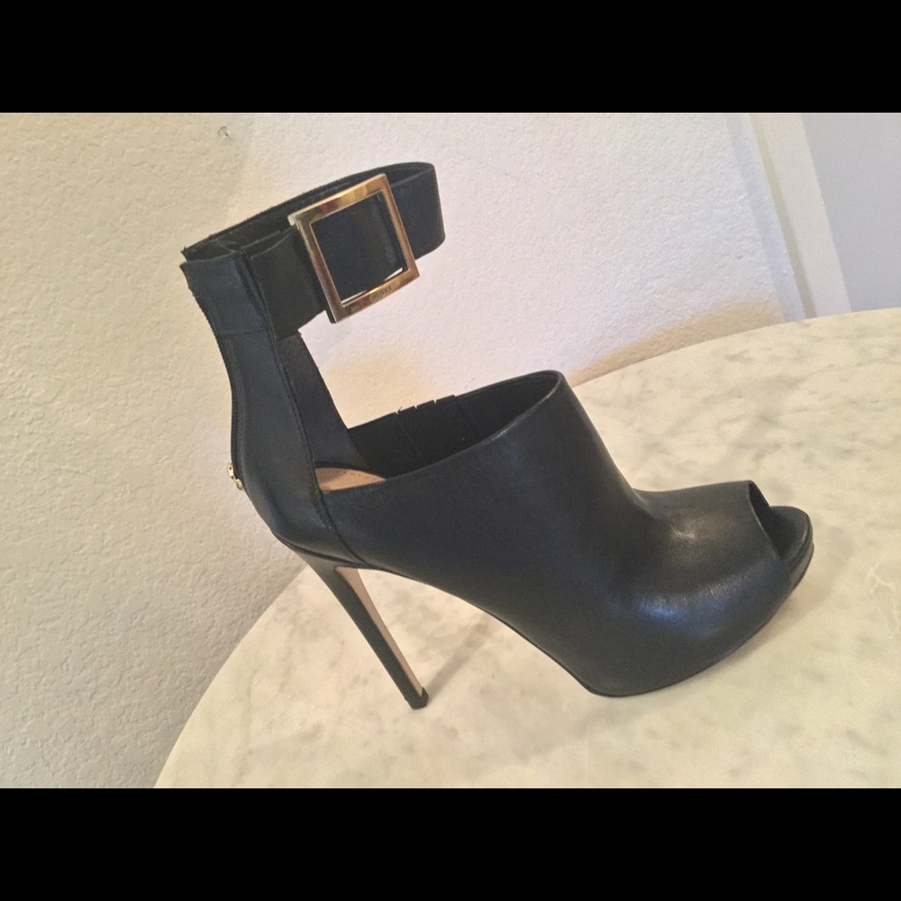 Guess Black Leather Open Toe Ankle Strap Shoe 9 M