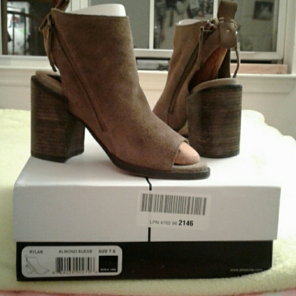 Dolce Vita Rylan [Almond Color] Suede Shooties