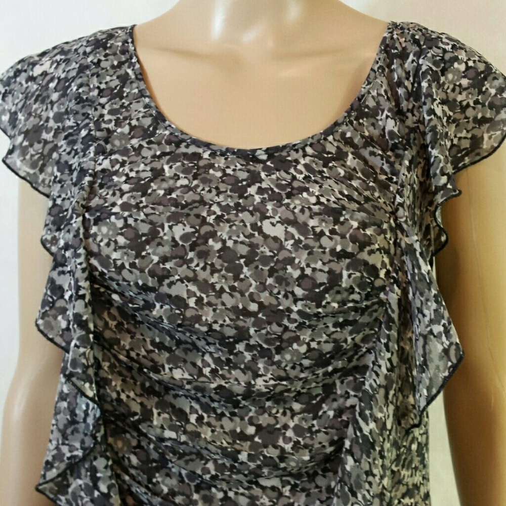 Express "Ruffled Feathers" Blouse - Picture 2 of 4
