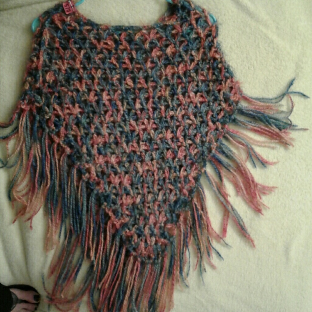 Cozy, Soft,Presumably'Vintage' hand knit poncho/XS