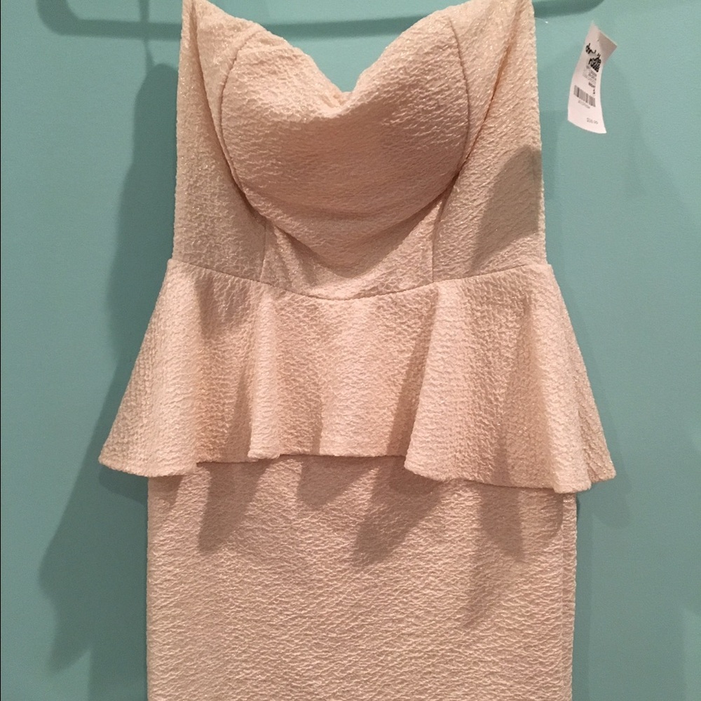 Strapless peplum dress
