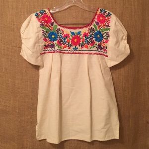⚡️FLASH SALE NWOT Floral Embroidered Top