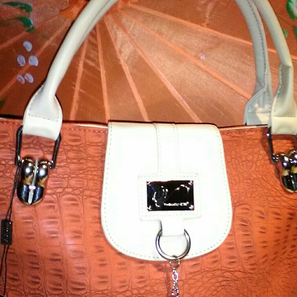 VERA HANDBAG