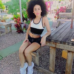 Meet your Posher, Alisha nichole