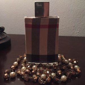 Classy chic perfume. Burberry London.