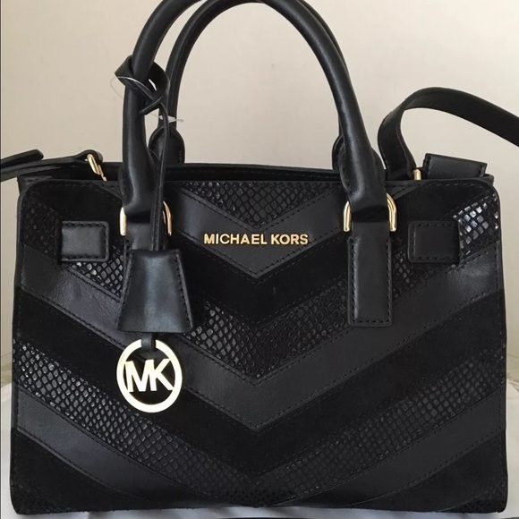 ISO of this purse like New condition - Picture 1 of 4