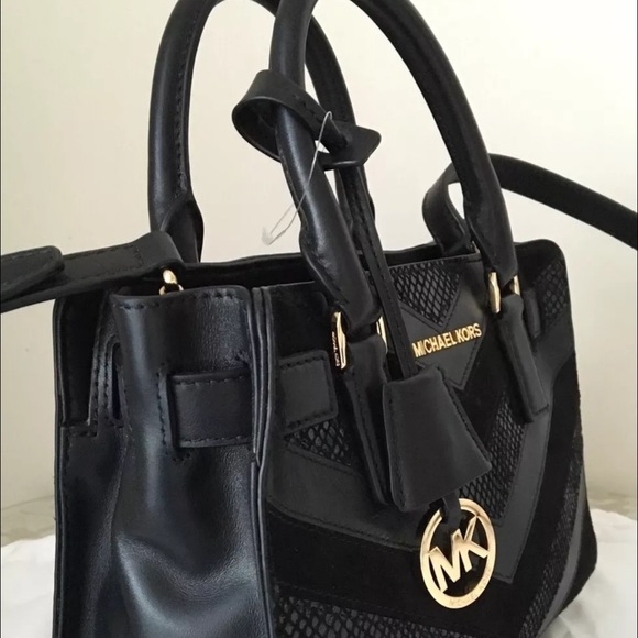 ISO of this purse like New condition - Picture 2 of 4