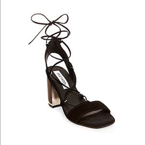 Steve Madden SarIII 7.0 black lace up block heel