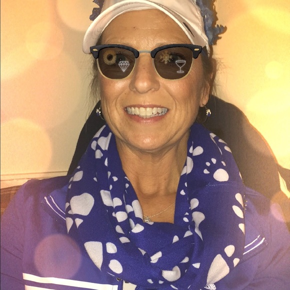 Meet your Posher, Becky - Picture 1 of 1