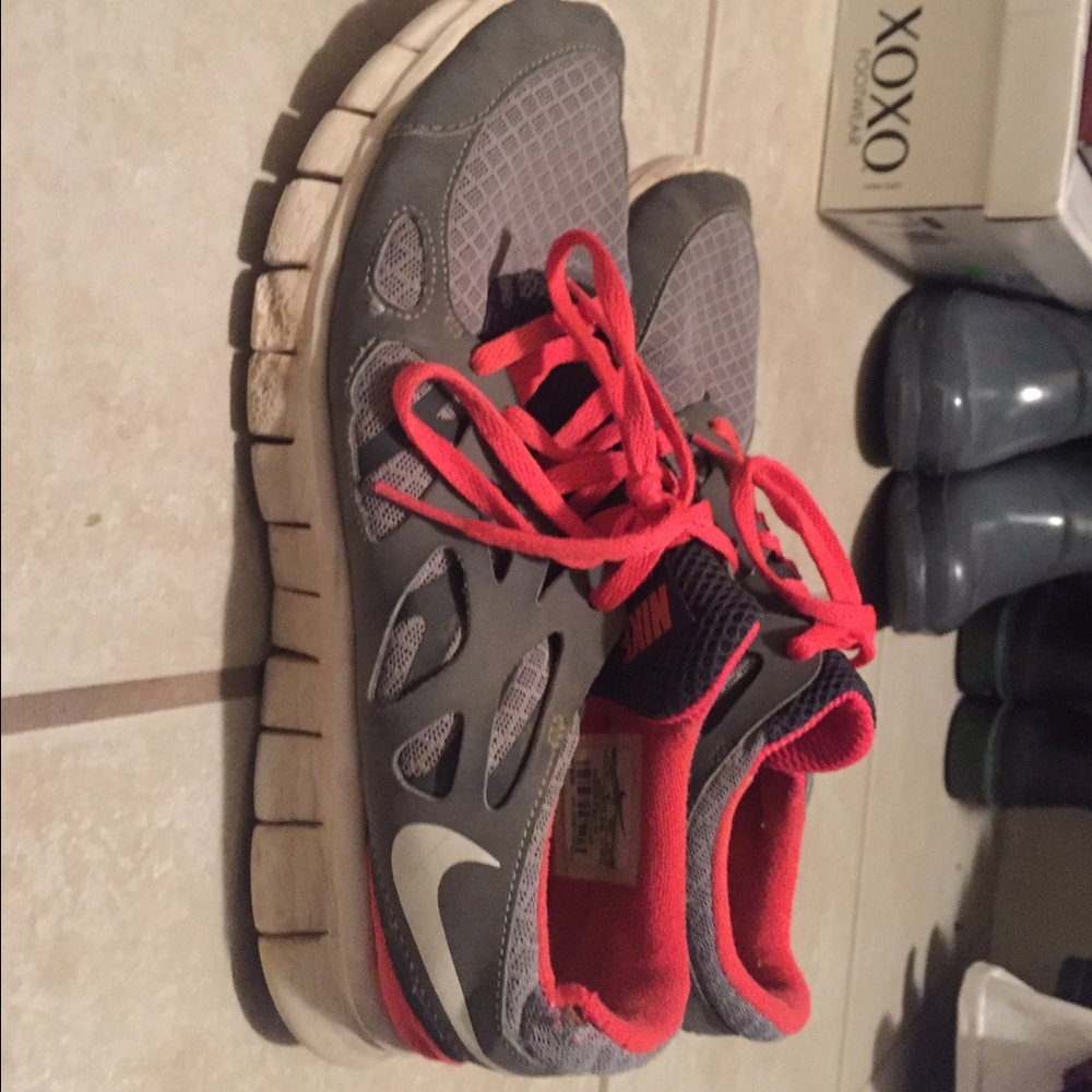 Women's Nike shoes size 8.5