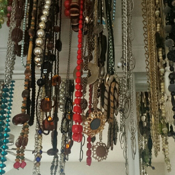 Welcome to my closet πΏπΉ - Picture 4 of 5