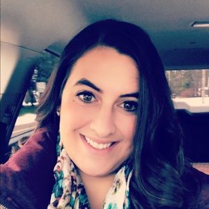 Meet your Posher, Lauren