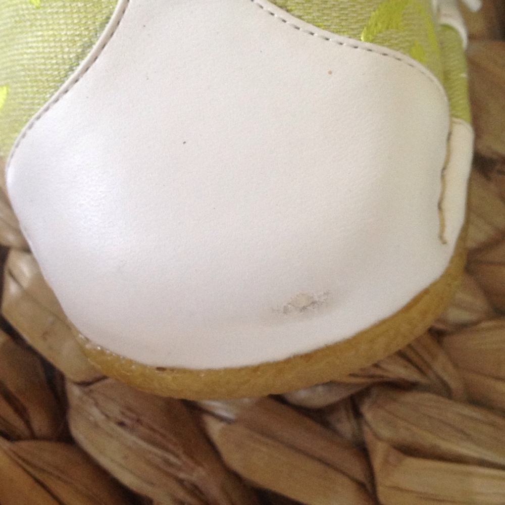 Shoes - Picture 4 of 4